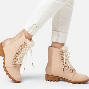 Women’s Sz 9 Rose Gold/Blush Sorel Phoenix Waterproof Boots